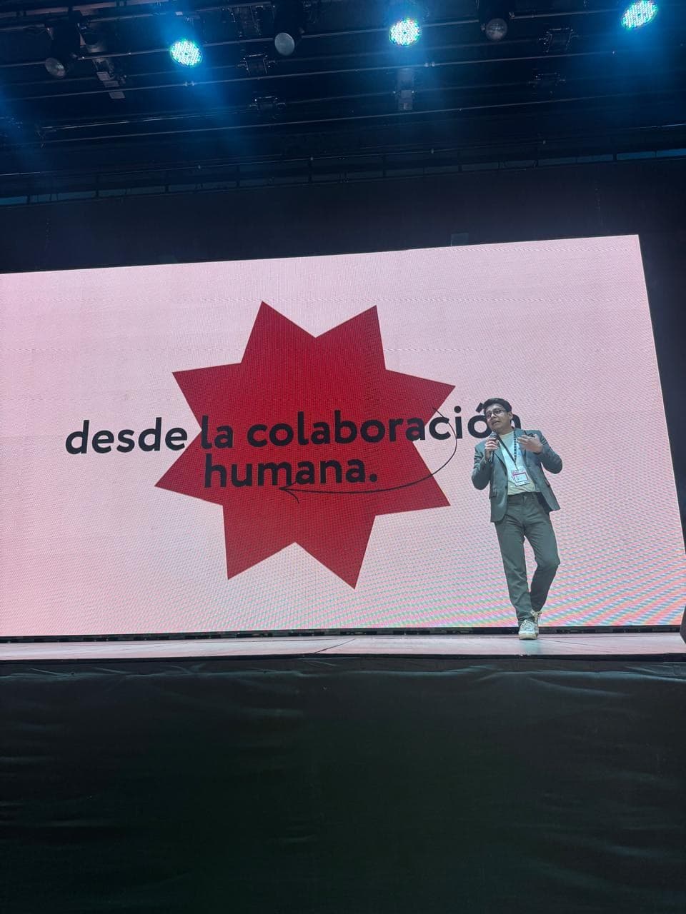 IAB Colombia — “desde la colaboración humana.”